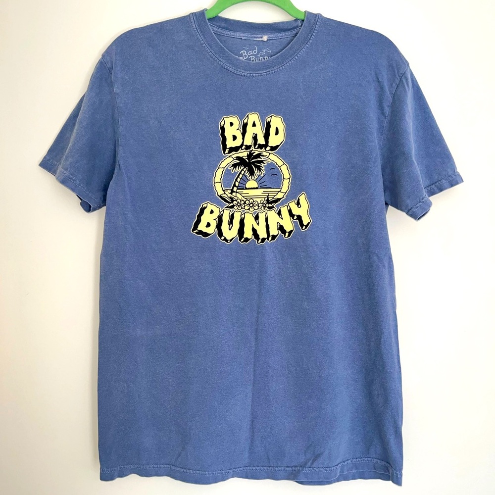 AUTHENTIC Bad Bunny World's Hottest Tour 2022 Official Merch Shirt Men’s Medium